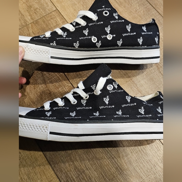 Younique Women's Sneakers Size 10 RARE LIMITED EDITION - Picture 2 of 7